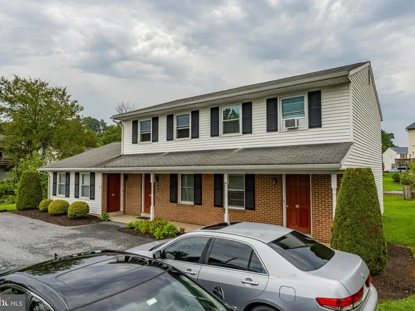 71 Akron Rd #75, Ephrata, PA 17522