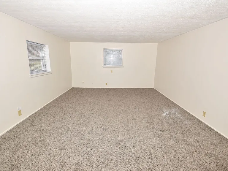 1311 Montgomery Rd — Photo 5