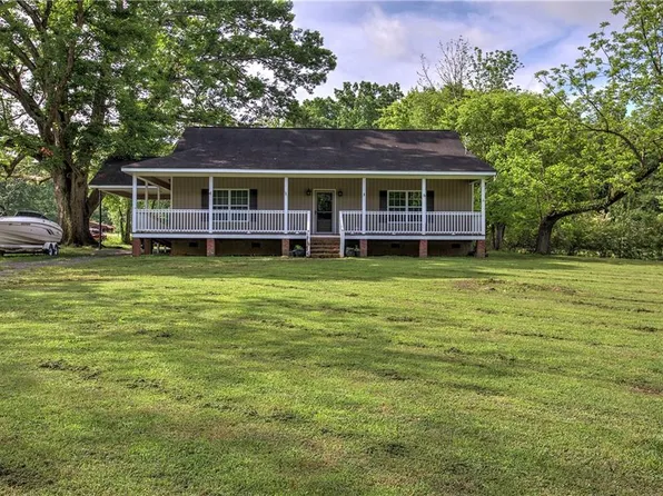 1798 Erwin Hill Rd SE, Adairsville, GA 30103
