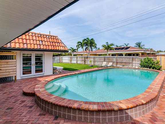 4th image of 613 Citrus Ct