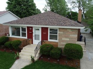 9025 S Sproat Ave, Oak Lawn, IL 60453