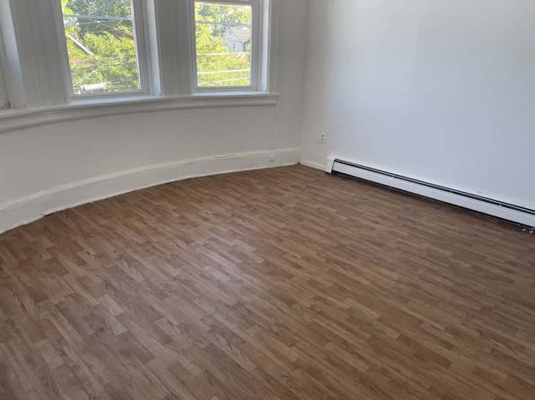157 Cedar Ave APT 2