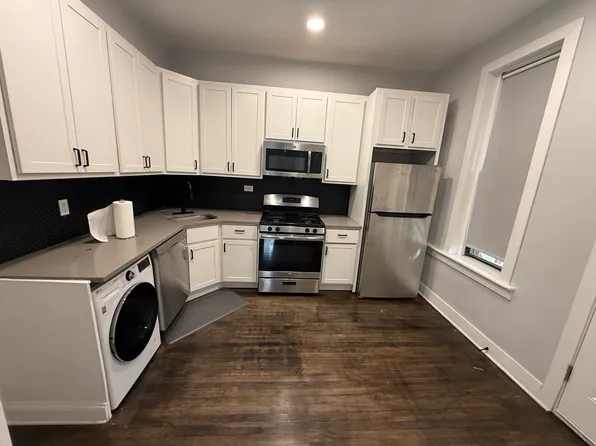 3415 N Seminary Ave, Chicago, IL