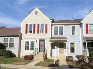 2964 Kings Station Ct, Alexandria, VA 22306