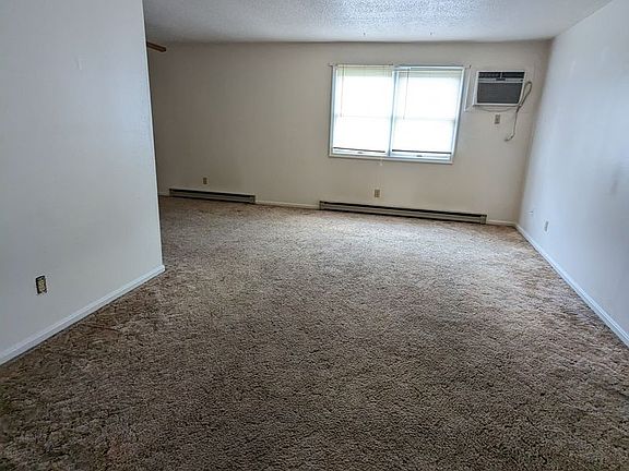 3rd image of 17 Hinton Ct #6