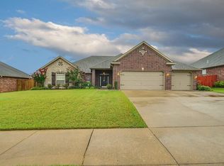 2083 Green Meadows Ave, Springdale, AR 72764