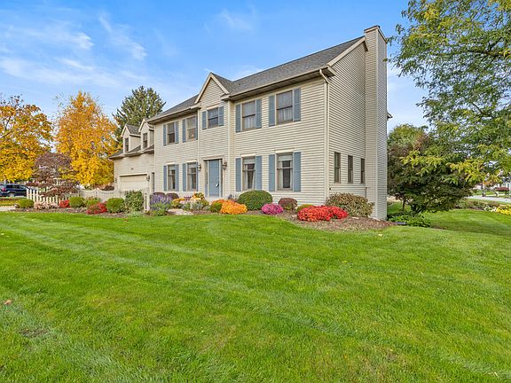 2nd image of 3025 Country Ct
