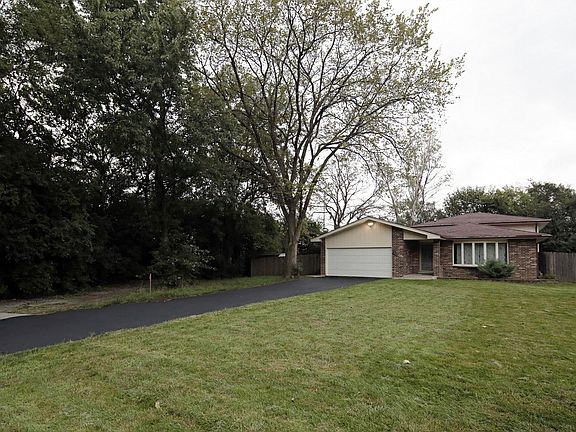 3rd image of 301 Blackstone Ave