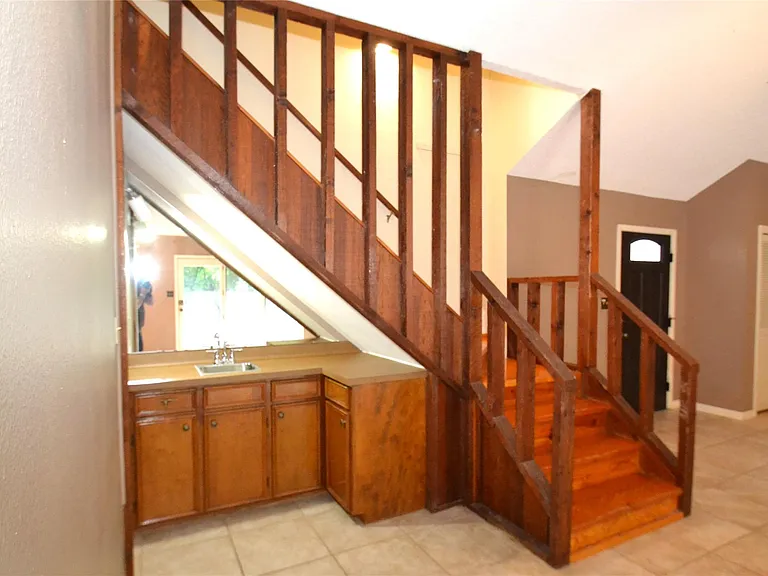 8833 Tallwood Dr — Photo 12