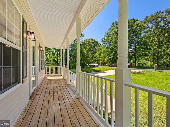 3rd image of 45588 Camelot Ct