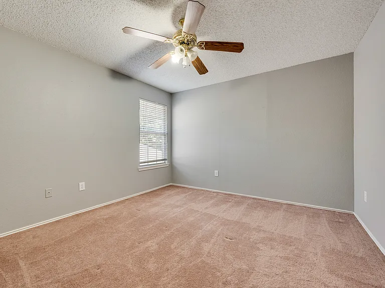 2912 Shadow Oak Ct — Photo 20