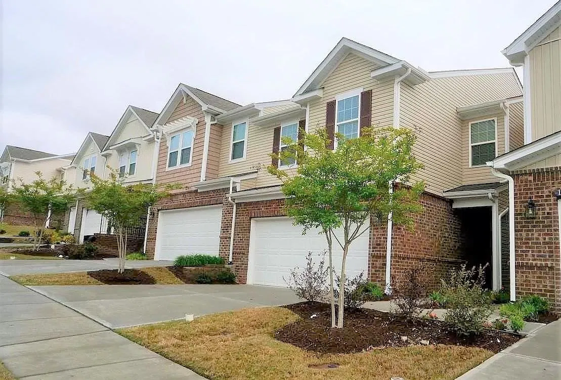 1410 Glenwater Dr — Photo 1