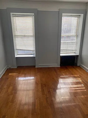 Rented by Ambassador Realty Co | media 13