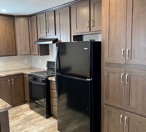 2nd image of 516 Courtland Ln #608