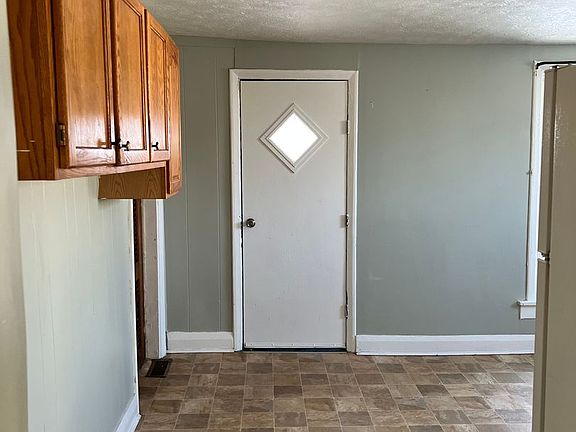 5th image of 9622 White St