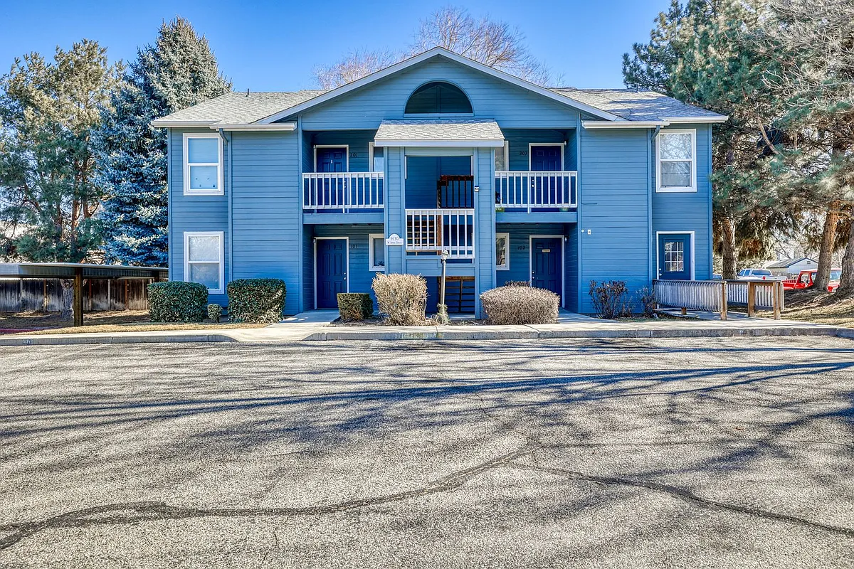 Building Photo - Maple Grove Apartments