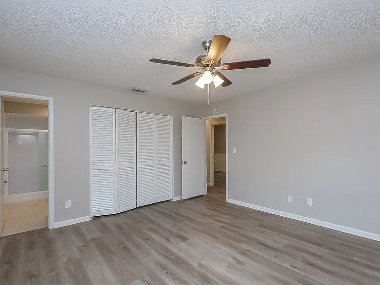 15709 Squirrel Tree Pl — Photo 10