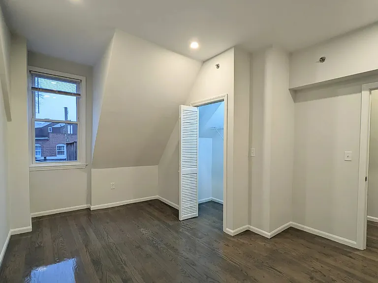1406 Beacon St #4 — Photo 3