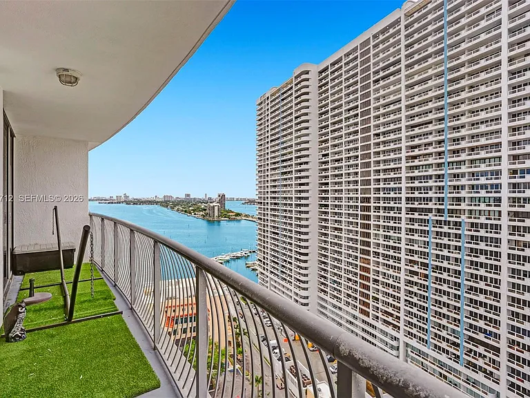 1750 N Bayshore Dr #2206 — Photo 11