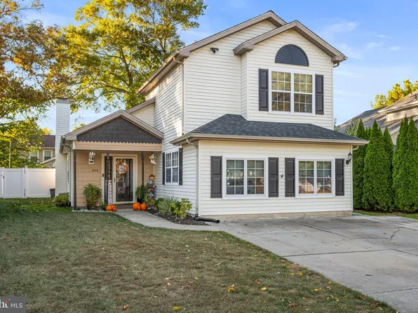 208 Foxboro Dr, Glassboro, NJ 08028