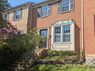 7442 Chummley Ct, Falls Church, VA 22043