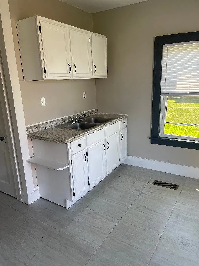 3 bed, 910 sqft, $1,400 — Photo 4