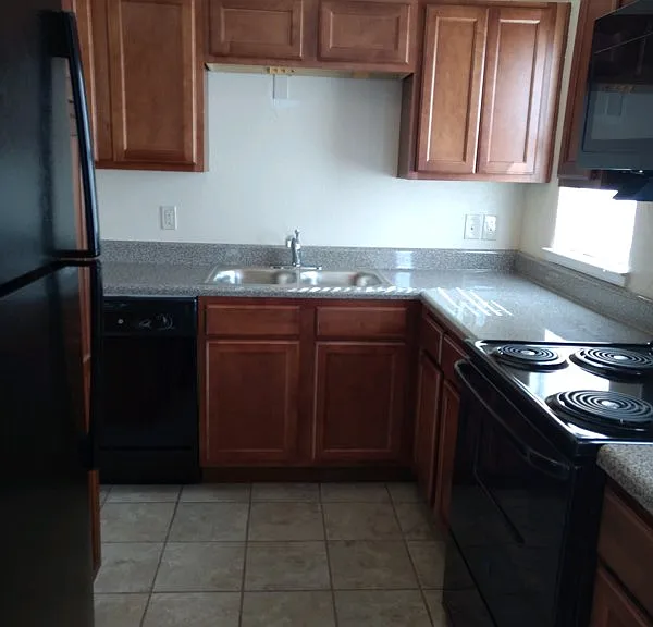 Gibbs Manor — Photo 15