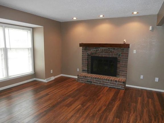 3rd image of 13800 Lowell Ave