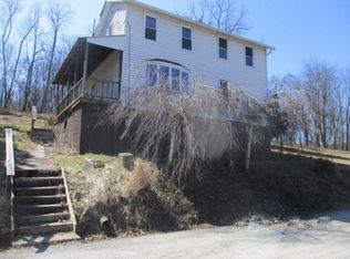 189 Academy Ln, Mount Pleasant, PA 15666