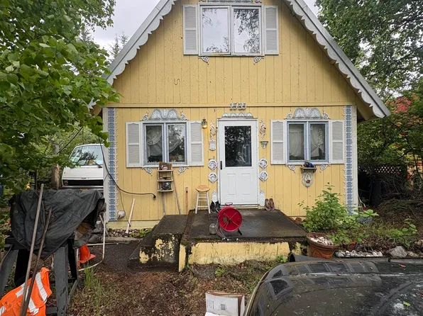 1535 Mary Ann St, Fairbanks, AK 99701