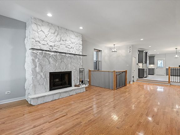 3rd image of 1147 W Taylor St #1