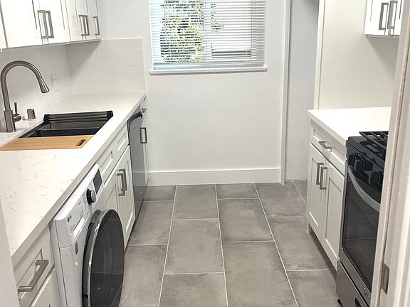 3rd image of 1417 N Harper Ave APT 1