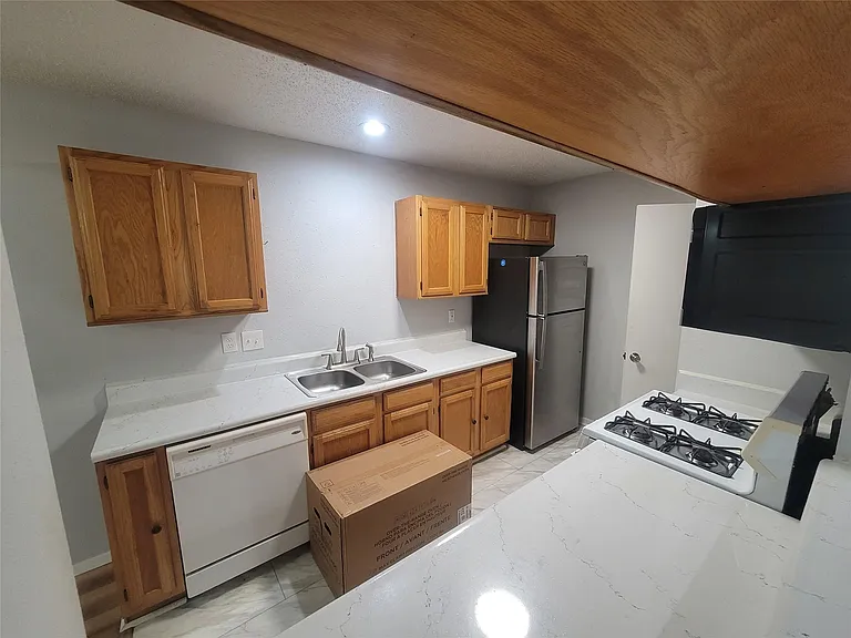 22715 Braken Manor Ln — Photo 6