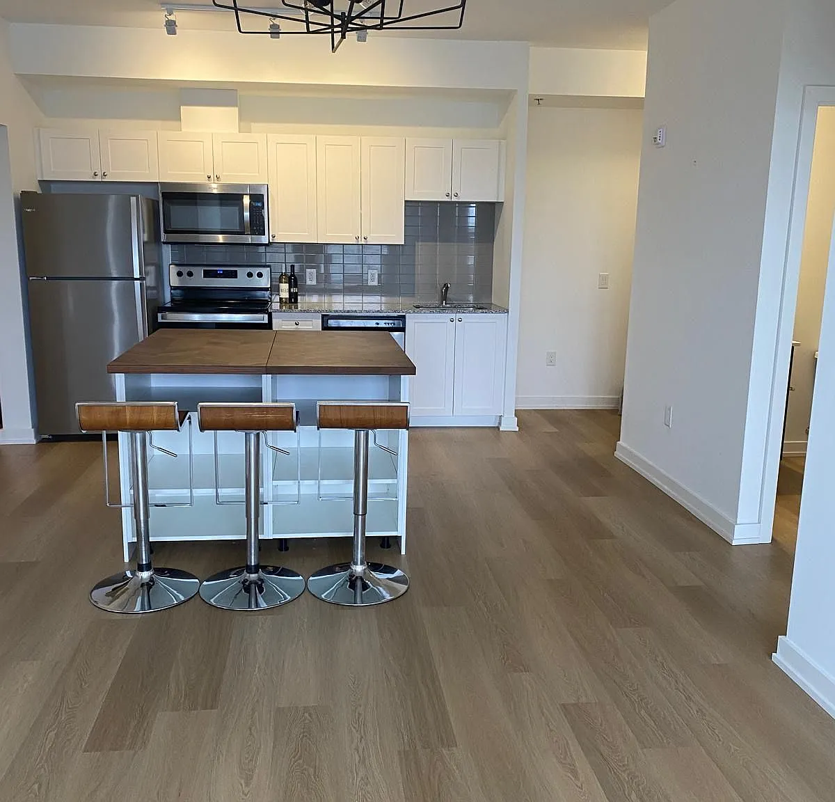 3 bed, $2,500 — Photo 4