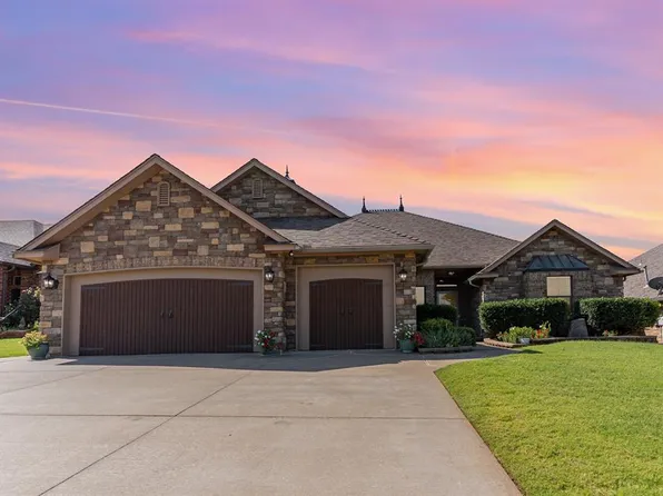 2608 SE 8th St, Moore, OK 73160