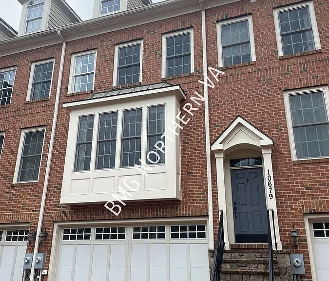 10679 Yorktown Ct — Photo 2