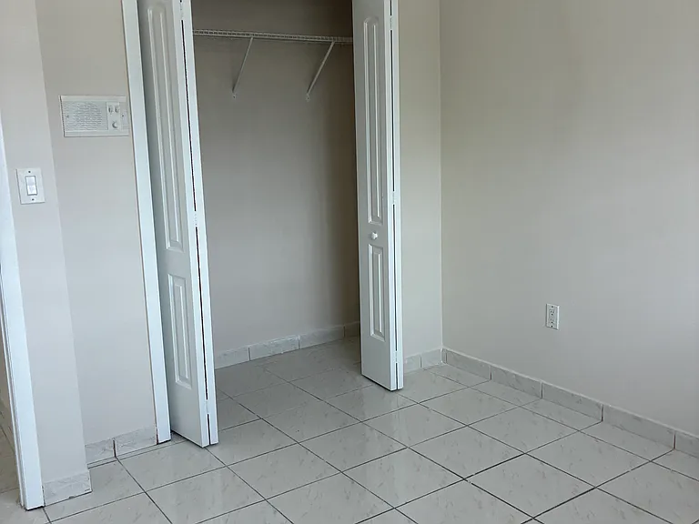10881 SW 24th Ter — Photo 7