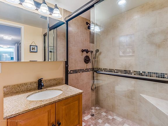 4th image of 2801 NE 183rd St APT 804W
