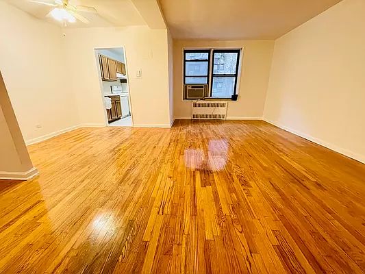 3rd image of 2741 E 28th St APT 1