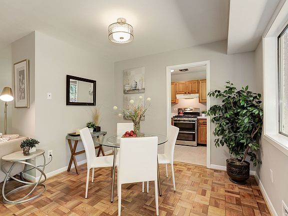 5th image of 10619 Kenilworth Ave #10619