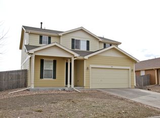 845 Willow Dr, Lochbuie, CO 80603