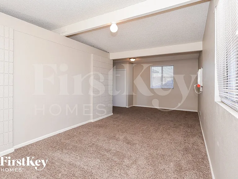 2085 Palora Ave — Photo 3