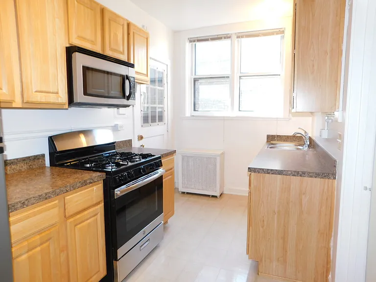 402 Lee St #3 — Photo 6
