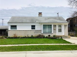 31136 Lyons Cir E, Warren, MI 48092