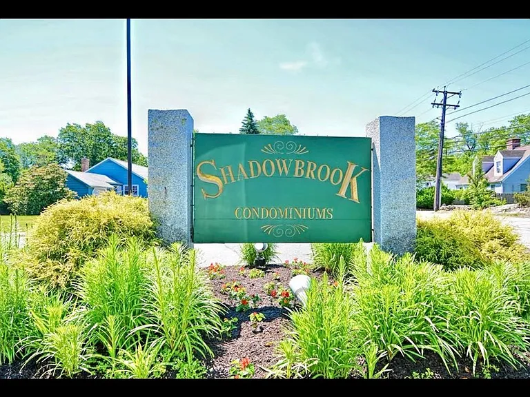 14 Shadowbrook Ln #50 — Photo 2
