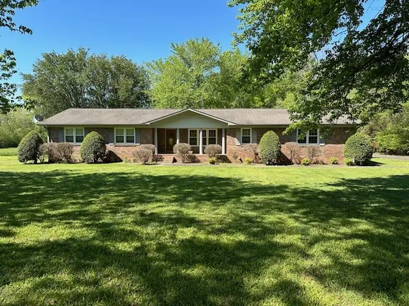 611 Old Huntsville Rd, Fayetteville, TN 37334