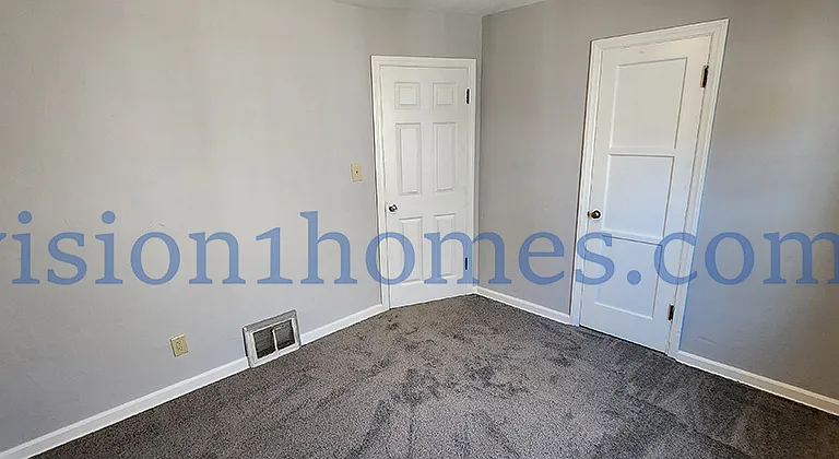 2076 W Wayne St — Photo 8