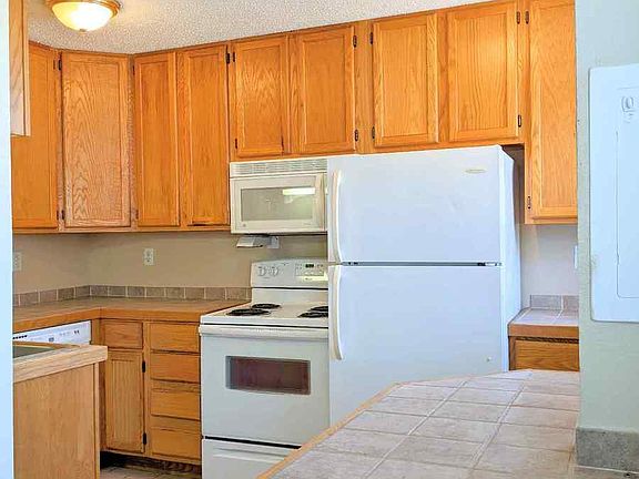 2nd image of 976 Robert St S APT 101