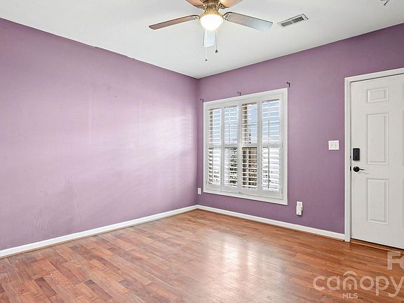 3rd image of 125 Forest Ridge Rd