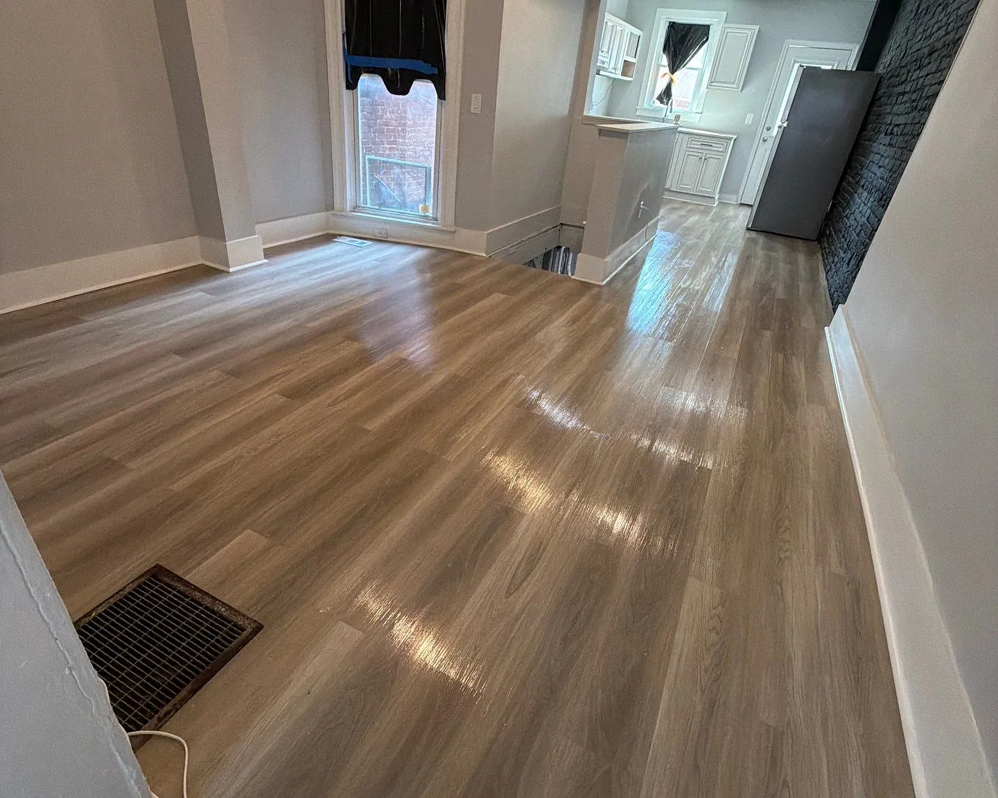 3 bed, 1.5 bath, 1400 sqft, $1,800 — Photo 2
